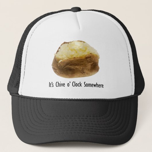 Het is ergens Chive o' Clock Grappige Gebakken Aar Trucker Pet (Voorkant)