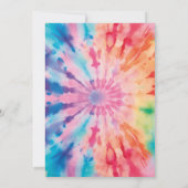 Het is feesttijd Groovy Tie Dye Verjaardag Uitnodi Kaart (Achterkant)