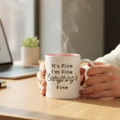 Het is goed dat ik in orde ben. tweekleurige koffiemok