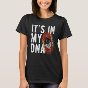 Het is grappig in mijn DNA Eswatini vlag Fingerpri T-shirt