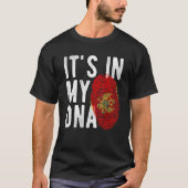 Het is grappig in mijn DNA Montenegro vlag Fingerp T-shirt