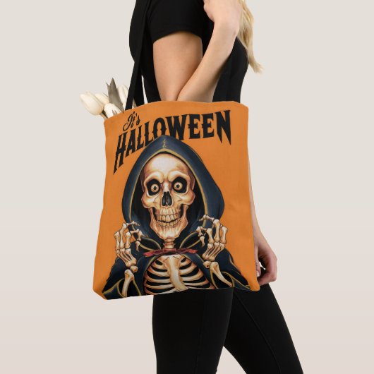 Het is Halloween Funny  Skeleton Tote Bag (Dichtbij)