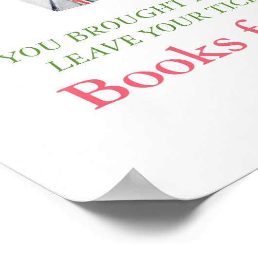 Het is het koude buitenste wintermeisjesboek voor  poster (Hoek)