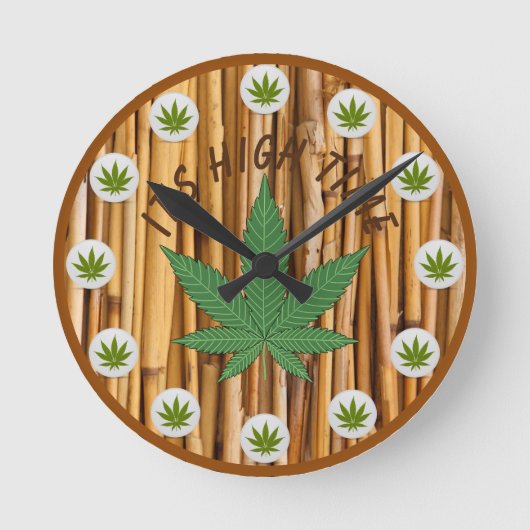 Het is High Time Weed Leaf Natural Bamboo Custom Ronde Klok (Voorkant)