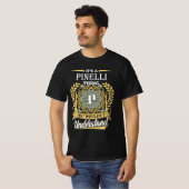 Het Is Iets Van Pinelli Dat Je Niet Kunt Begrijpen T-shirt (Voorkant volledig)