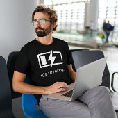 Het is in beweging - Batterijoplading T-shirt