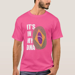Het is in mijn Braziliaanse DNA Roots Fingerprint  T-shirt