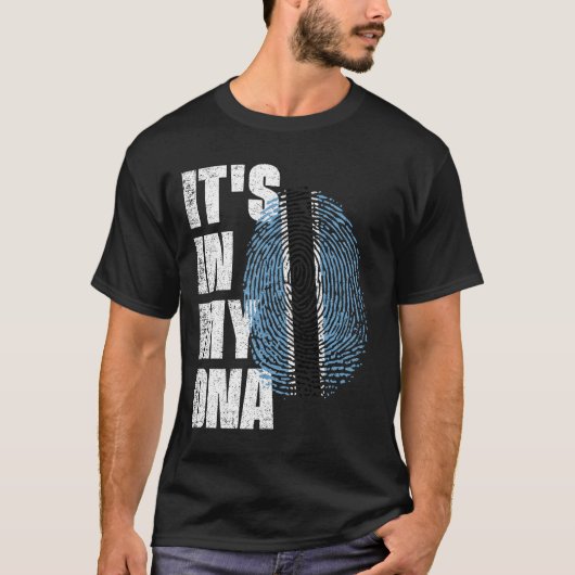 HET IS IN MIJN DNA Botswana Vlag. T-shirt (Voorkant)