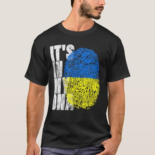 Het is in mijn DNA-Oekraïense cadeaus Vyshyvanka K T-shirt (Voorkant)