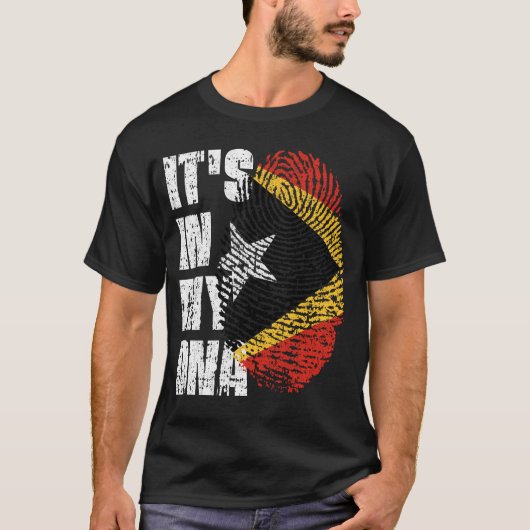HET IS IN MIJN DNA-Timorese Vlag Boy Girl Gift T-shirt (Voorkant)