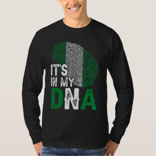 Het is in mijn Nigeriaanse dna-vlag, een vingerafd T-shirt