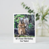 Het is je verjaardag, ga tekeer Grappige eekhoorn  Briefkaart (Staand voorkant)