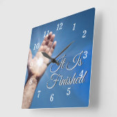 Het is klaar met de wandklok (Hoek)