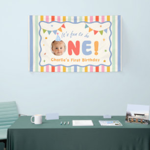 Het is leuk om één kleurrijke streep verjaardagsba spandoek