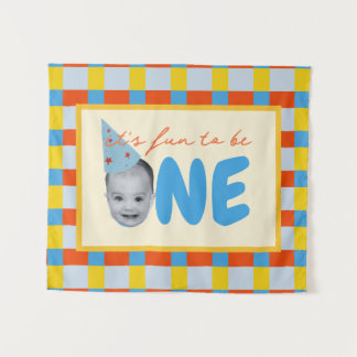 het is leuk om één verjaardag primaire kleuren te wandkleed