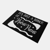 Het is maar een bundel Hocus Pocus Halloween Deurmat (Schuin)