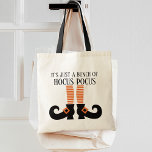Het is maar een bundel Hocus Pocus Tote Bag<br><div class="desc">Een moderne halloween canvas tas met grafische lijnkunst van heksenschoenen met "het is gewoon een hoop hocus pocus" lettertype.</div>