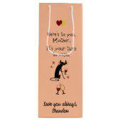Het is mam's beurt voor een wijnwoordspeling wijn cadeautas (Voorkant)