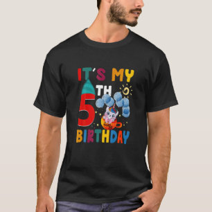 Het is mijn 5-jarige Kinder kat van 5 jaar oud T-shirt