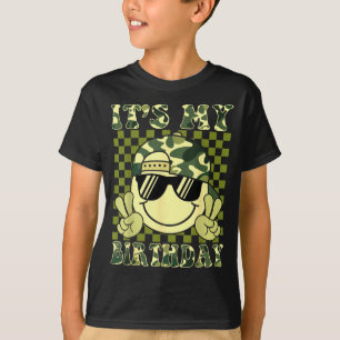 Het is mijn verjaardag Camo glimlach gezicht verja T-shirt