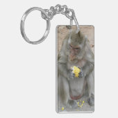 Het is Mine! .. Wild Thai Macaque Monkey Sleutelhanger (Voorkant Links)
