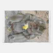 Het is Mine! .. Wild Thai Macaque Monkey Theedoek (Horizontaal)