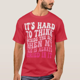 Het is moeilijk om buiten de gebaande paden te den t-shirt
