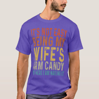 Het is niet makkelijk om de armversiering van mijn t-shirt
