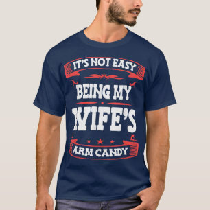 Het is niet makkelijk om de armversiering van mijn t-shirt