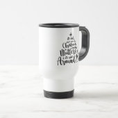 Het is niet wat er onder de | vrolijk kerstfeest reisbeker (Voorkant rechts)