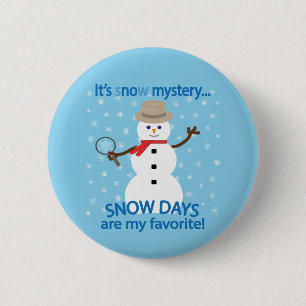Het is NU Mystery Detective Snowman Blue Ronde Button 5,7 Cm