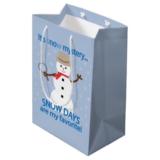 Het is NU Mystery Detective Snowman Medium Cadeauzakje (Achterkant Gekanteld)