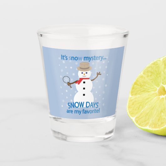 Het is NU Mystery Detective Snowman Shot Glas (Voorkant)
