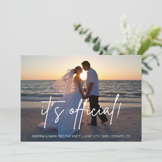 Het is Officiële Trouwfoto Elopement Aankondiging (Staand voorkant)