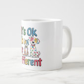 Het is ok om anders te zijn grote koffiekop (Voorkant rechts)