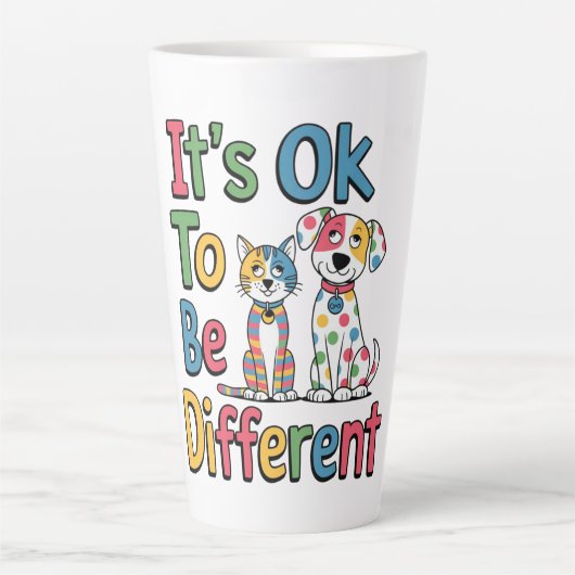 Het is ok om anders te zijn latte mok (Voorkant)