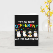 Het is OK om anders te zijn Penguin Autisme Bewust Kaart (Gele Bloem)