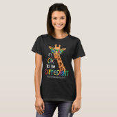Het Is Ok Om Anders Te Zijn Schattige Giraffe Dier T-shirt (Voorkant volledig)