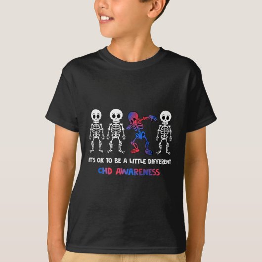 Het is OK om een beetje anders CHD bewustzijn te z T-shirt (Voorkant)