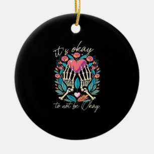 Het is ok om niet ok - skelet handen met hart keramisch ornament