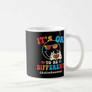 Het is OK om verschillende autisme groovy glimlach Koffiemok