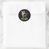 Het is oké om anders Giraffe puzzel autisme AWA zi Ronde Sticker (Tas)