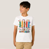 Het is oké om anders te zijn Autisme bewustzijn le T-shirt (Voorkant volledig)