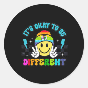 Het Is Oké Om Anders Te Zijn Smile Face Puzzel Aut Ronde Sticker