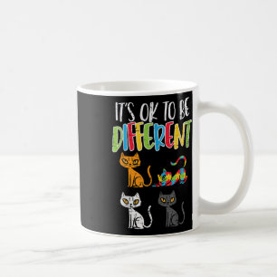 Het is oké om een ander kattenpuzzelstukje te zijn koffiemok