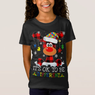 Het is oké voor een ander rendierlijk kerstfeest. t-shirt