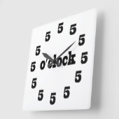 het is om vijf uur ergens vierkante klok (Hoek)