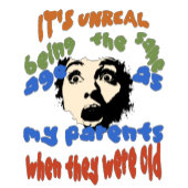 Het is onwerkelijk om even oud te zijn als mijn ou t-shirt
