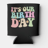 Het is onze verjaardag tweeling Groovy Retro Blikjeskoeler (Voorkant)