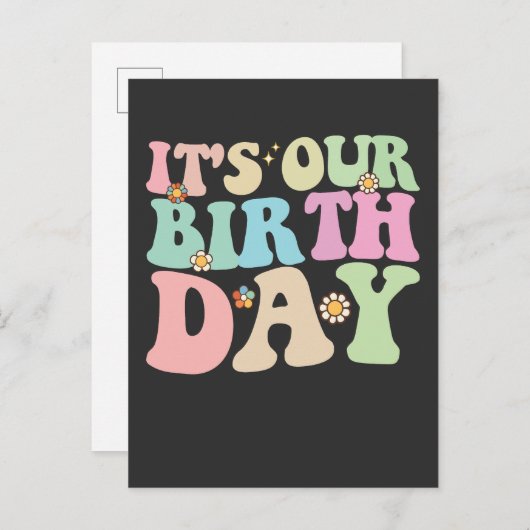 Het is onze verjaardag tweeling Groovy Retro Uitnodiging Briefkaart (Voorkant / Achterkant)